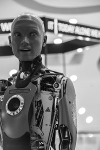 Robot humanoide que representa el concepto de Superinteligencia Artificial